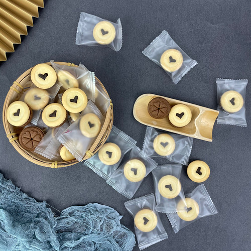 心形状巧克力夹心双层小饼干