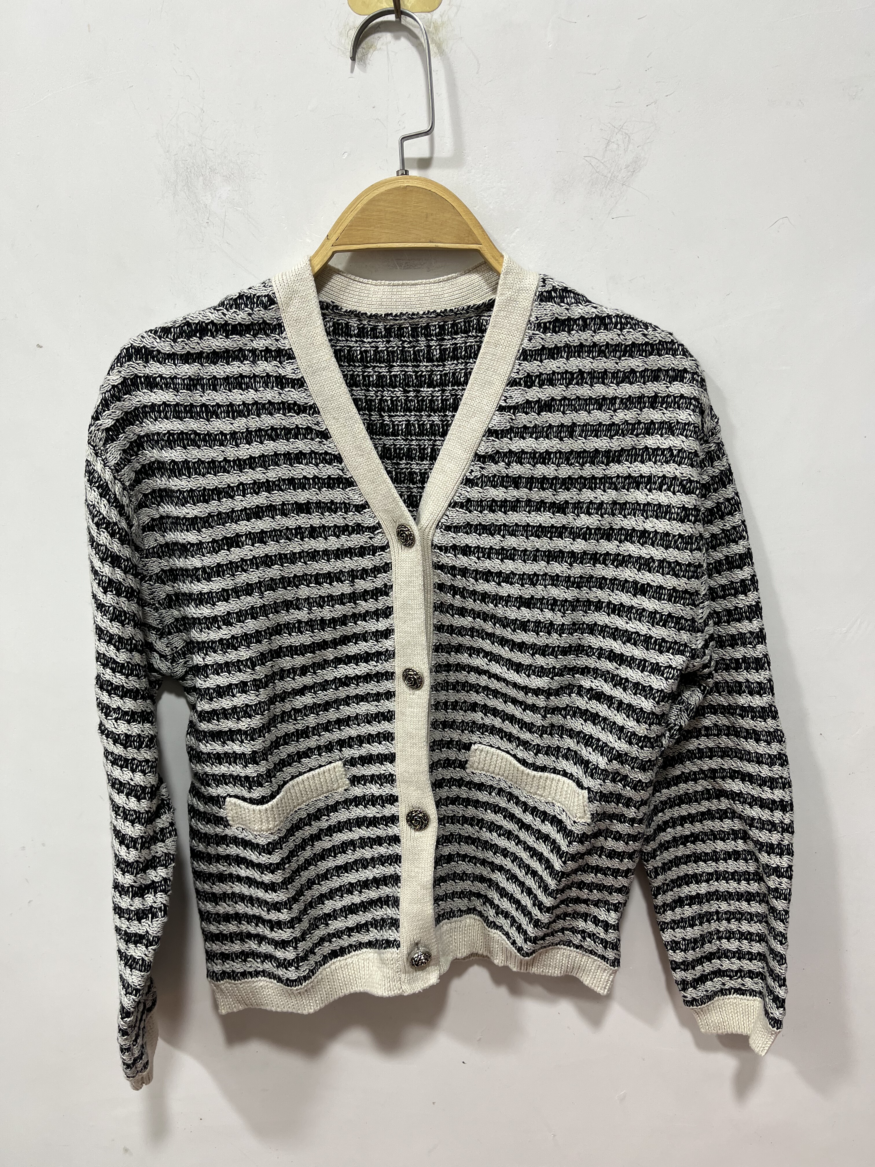 亏本清货春秋女装时尚百搭休闲潮牌针织开衫外套上衣条纹毛衣