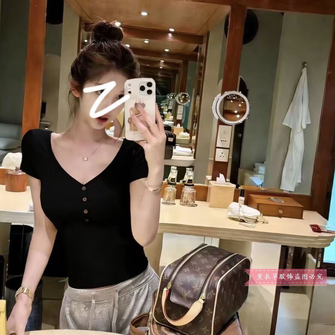 纯欲弹力纽扣莫代尔T恤女修身显瘦辣妹V领白色短袖黑色上衣