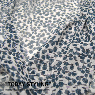 宽幅白底小小碎花朵真丝顺纡纱褶皱汉服连衣裙桑蚕丝服装 布料面料