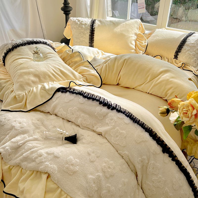 雕花牛奶绒花边床裙四件套