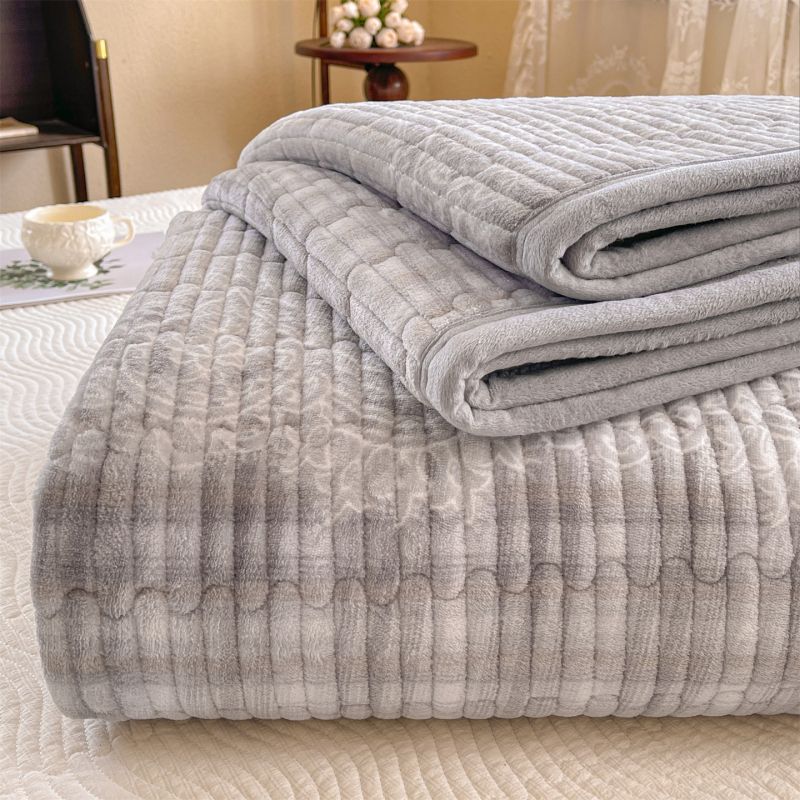 2025新款高克重加厚保暖欧式牛奶绒夹棉单床盖三件床垫保护防尘罩