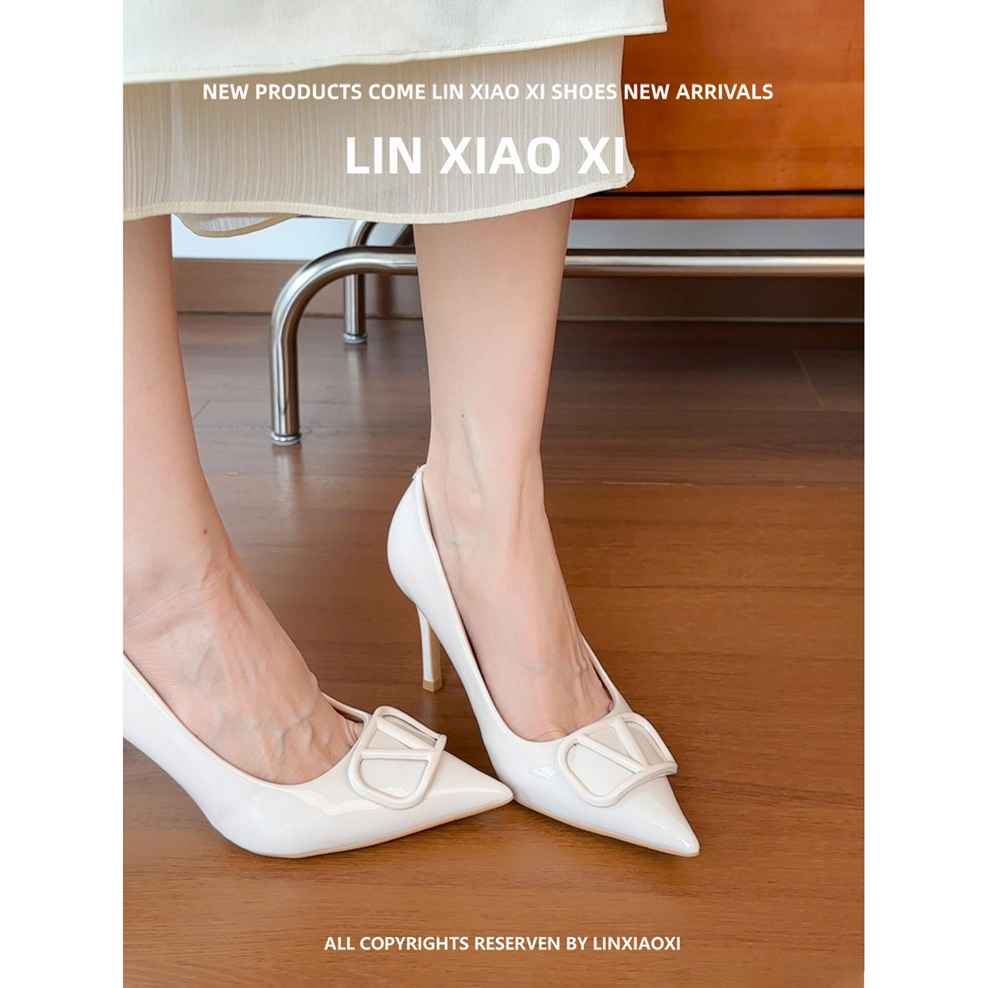 春夏新款法式V扣尖头细跟白色高跟鞋女气质高级不累脚千金风单鞋