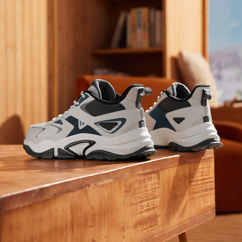 361度男鞋加毛运动时尚鞋2023年