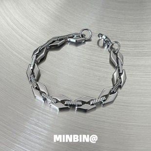 不掉色菱形钛钢手链男士冷淡风高级感欧美小众手饰品送男生的礼物