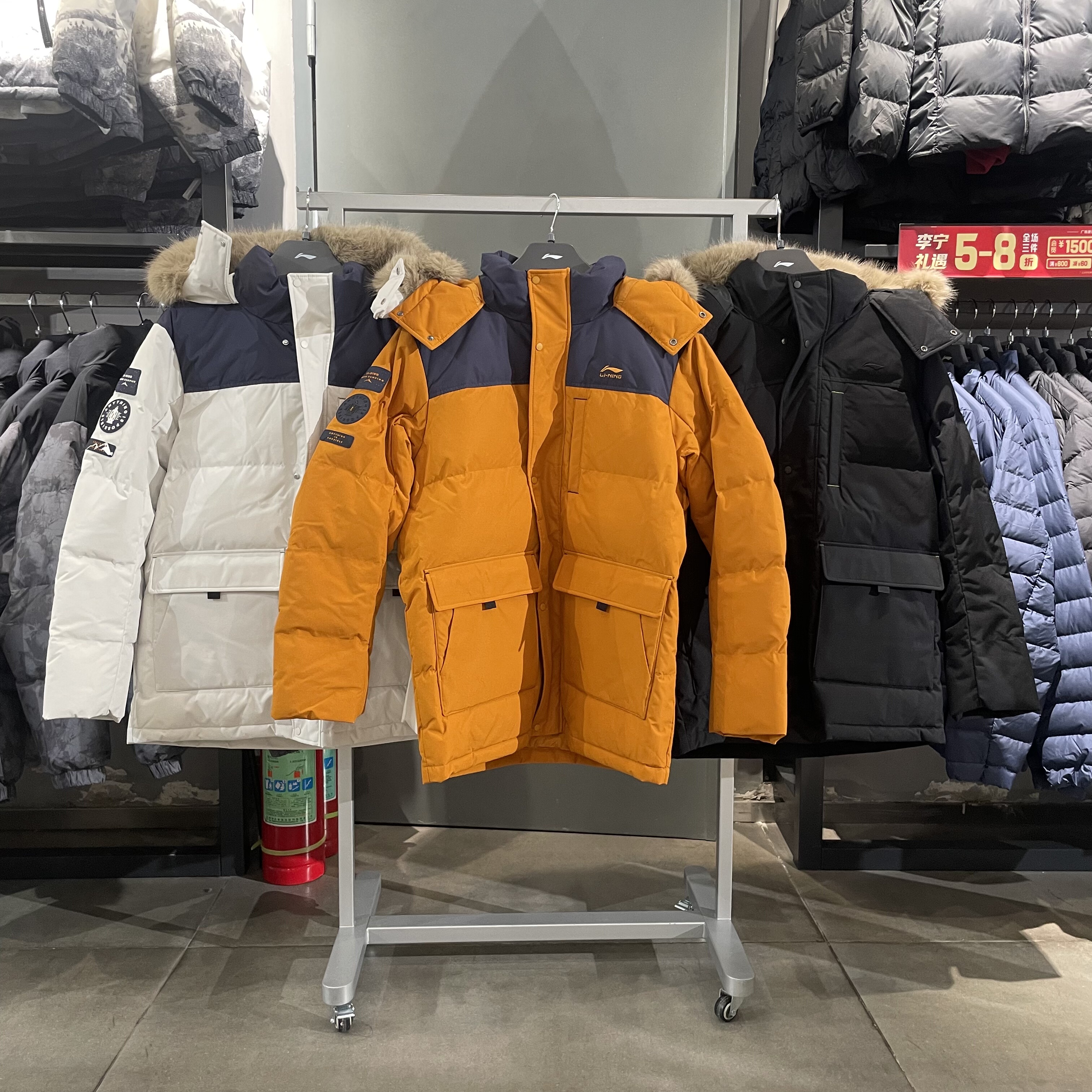 李宁男子长款鸭绒连帽保暖羽绒服