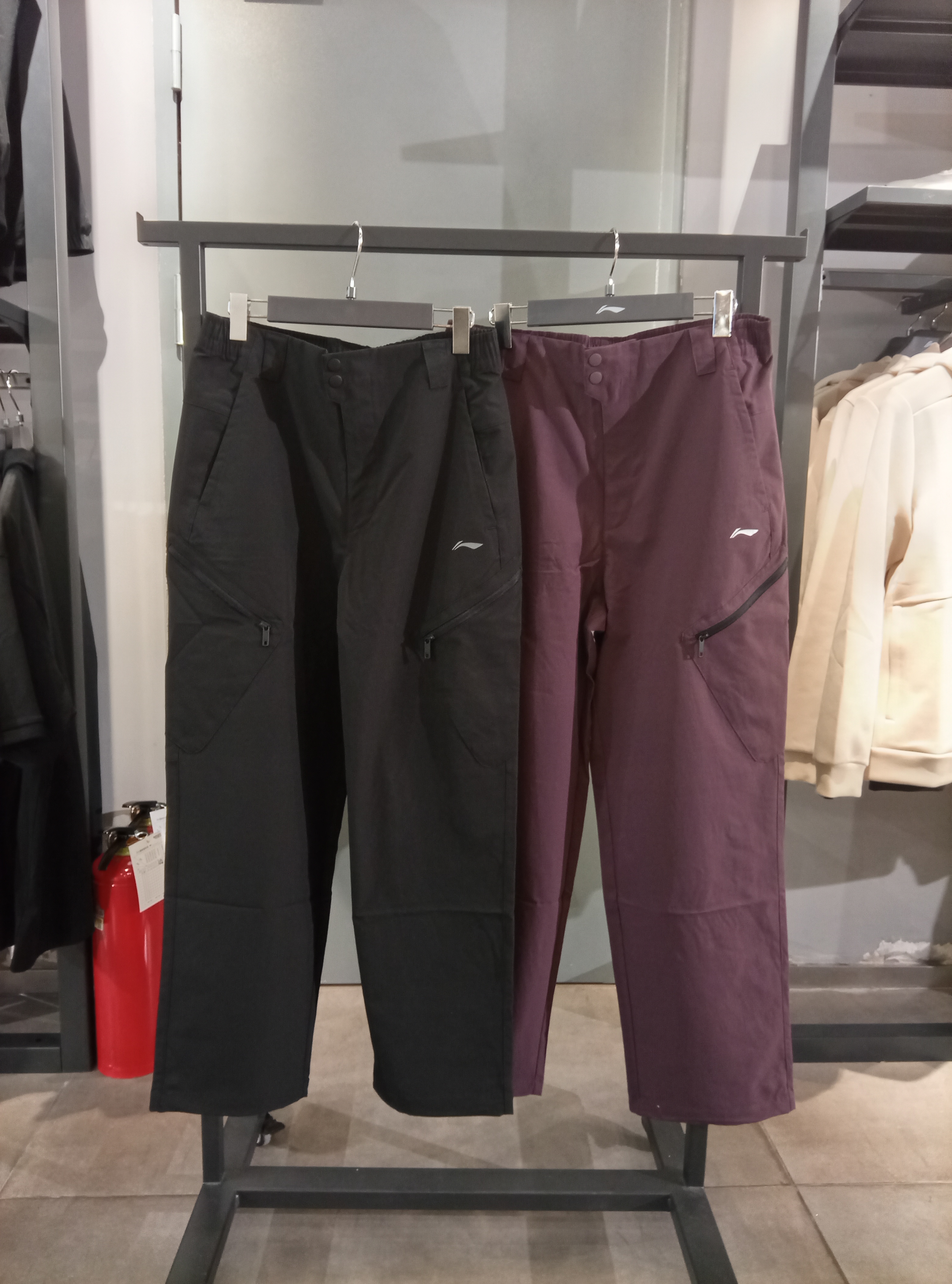 李宁男子防泼水简约舒适百搭直筒