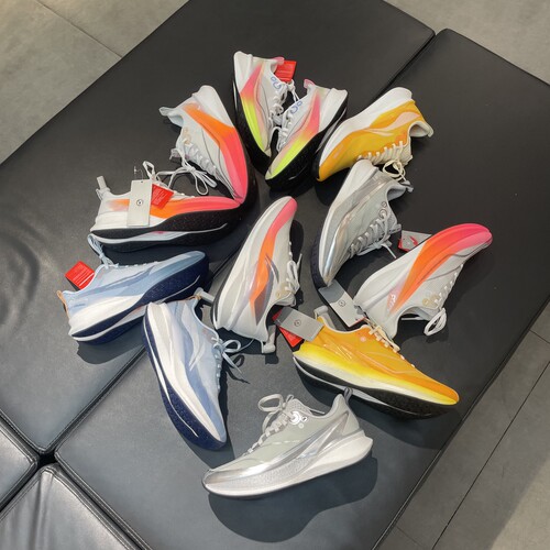 李宁赤兔8PRO男冬新轻量减震跑鞋