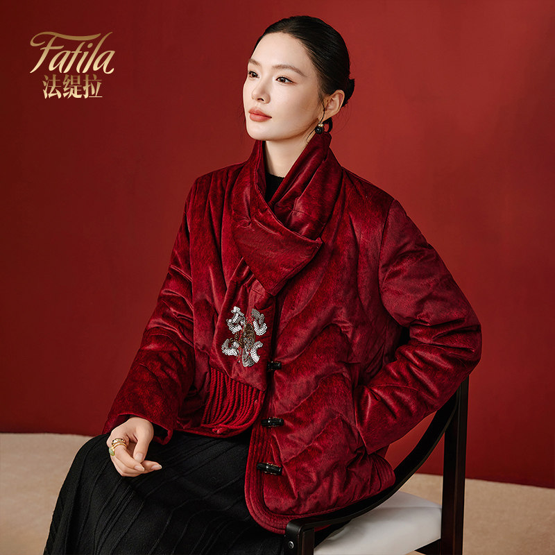 红色洋气围巾领轻薄鹅绒服女短款