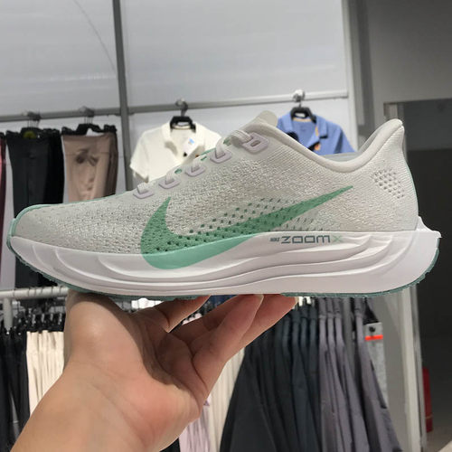 耐克女子缓震运动休闲鞋