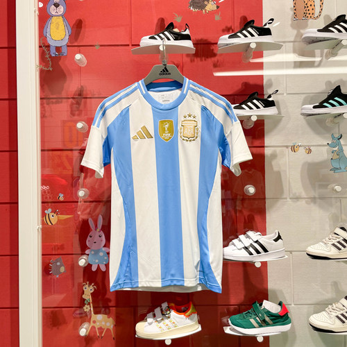 阿迪达斯男装2024夏新款阿根廷队球迷主场足球运动短袖球衣IP8409