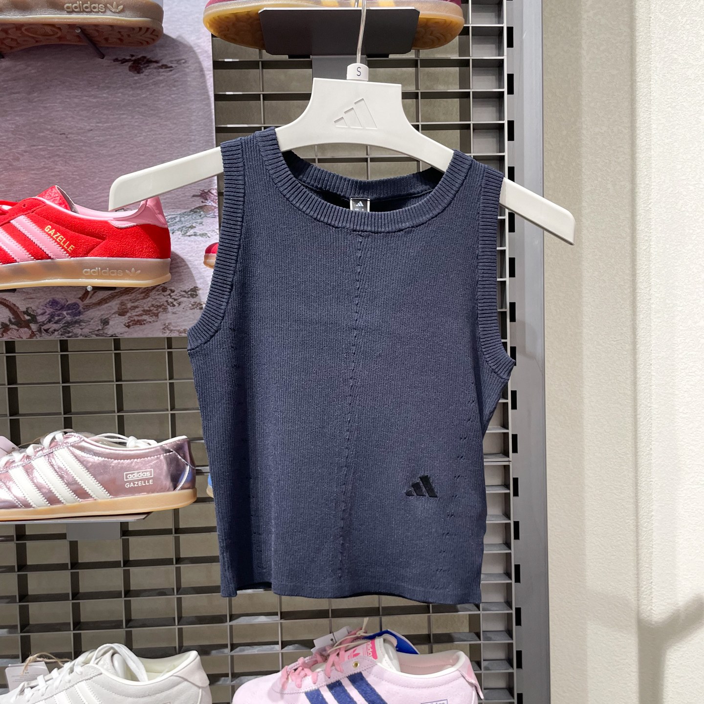 Adidas阿迪达斯女2026秋