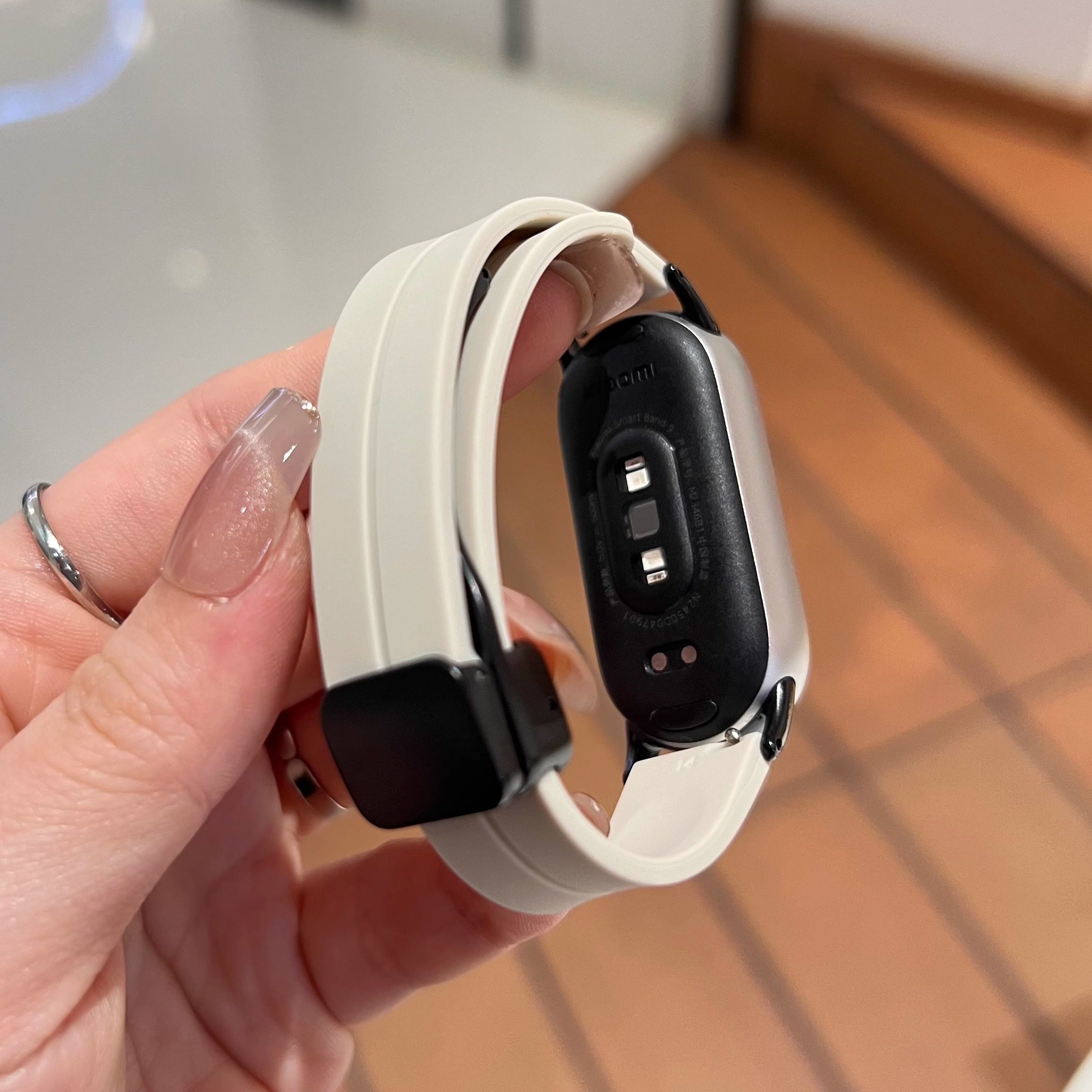 适用于小米手环10/9硅胶磁吸表带陶瓷版nfc华为10运动8腕带男女