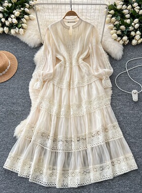法式复古小众蕾丝拼接灯笼袖连衣裙女收腰显瘦气质过膝优雅长裙子