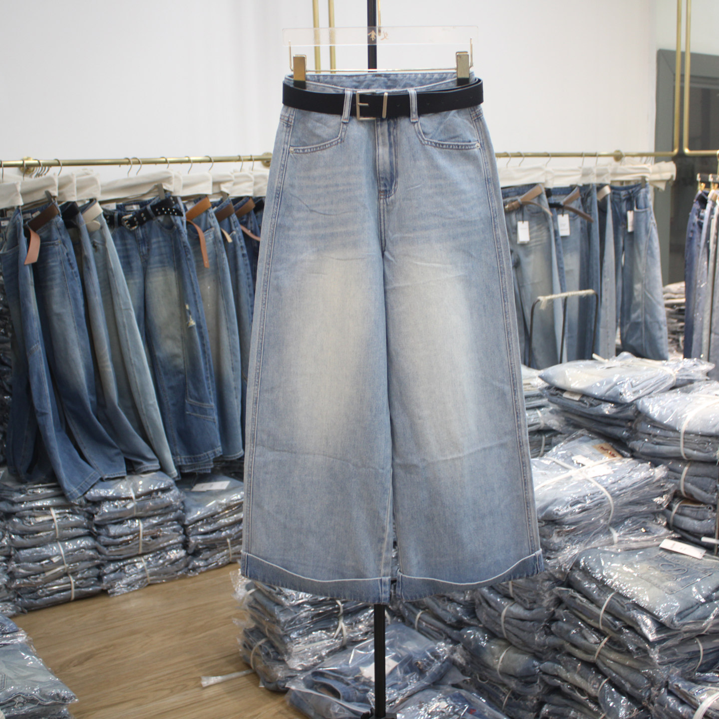 艾拿55157浅蓝色高腰宽松阔腿牛仔裤2026年春季新款女显瘦九分裤