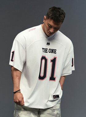 美式 THE ONE 01 数字印花球衣风短袖 T 恤男宽松潮牌上衣