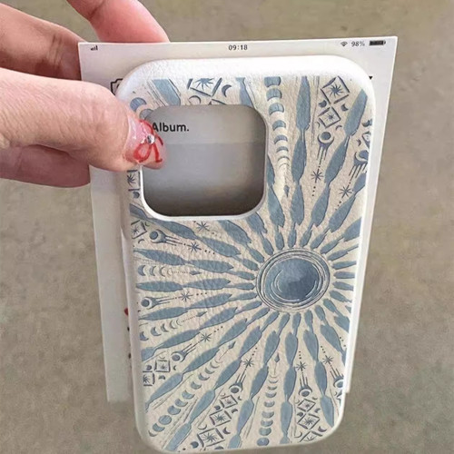 个性蓝色太阳图腾适用苹果16promax手机壳新款iPhone15小众荔枝纹17网红14高级感12超火创意13仿原皮纹xs软壳