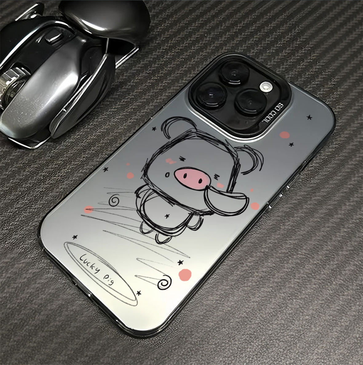 可爱涂鸦瞌睡小猪适用苹果16promax手机壳iPhone15创意14新款13可爱小众pr少女12情侣plus镭射11全包防摔硬壳