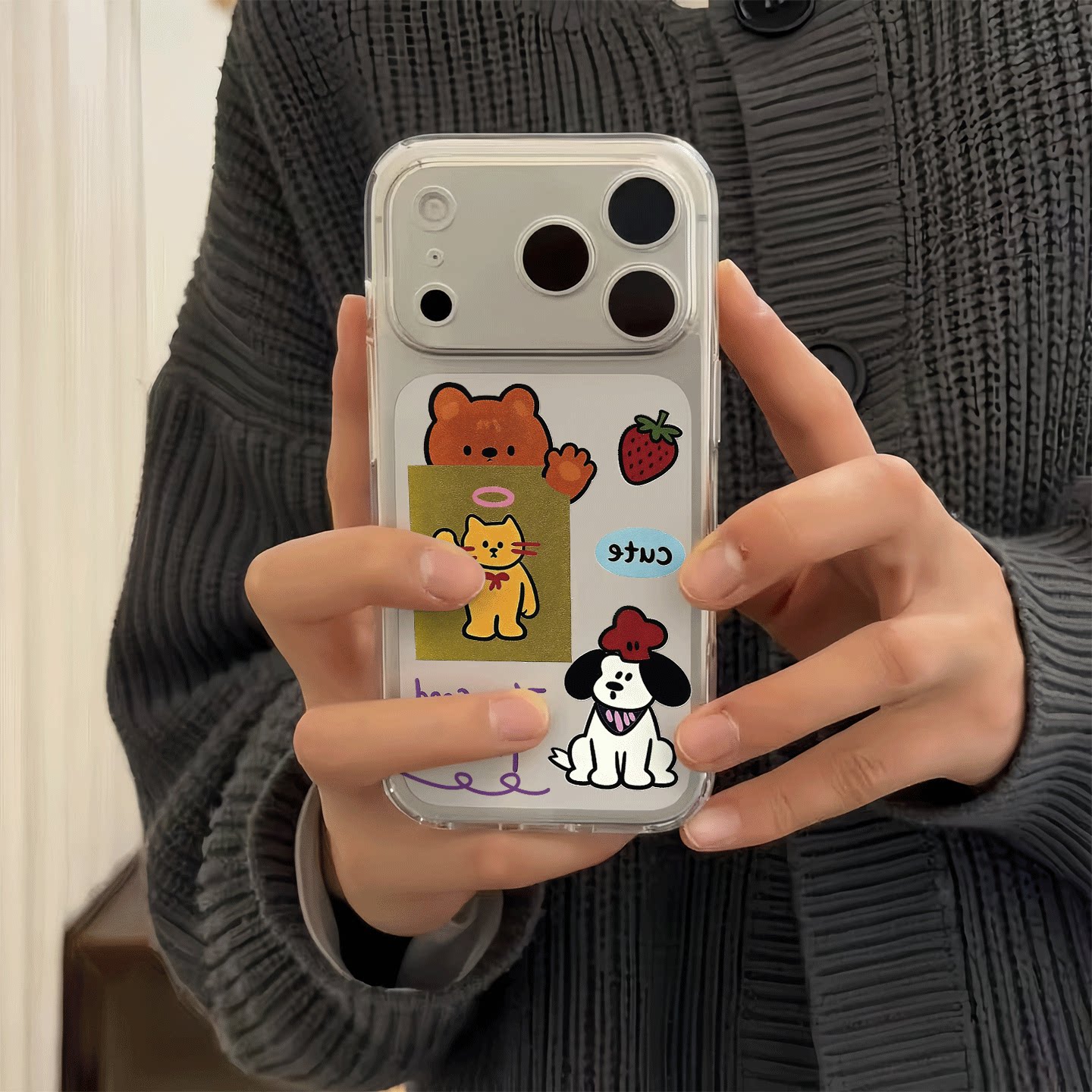 趣味草莓小熊小狗涂鸦适用苹果17promax手机壳iPhone16新年15新款16promax可爱卡通14全包13女11简约12透明
