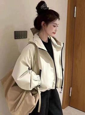 冲锋衣外套女秋季2025年新款时尚宽松小个子短款百搭连帽夹克上衣