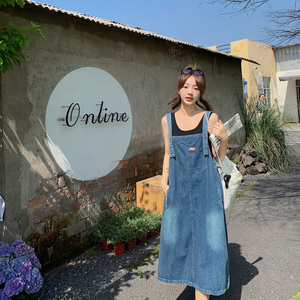 夏季新款设计感通勤A字裙女2025蓝色休闲时尚百搭牛仔背带连衣裙