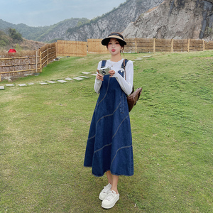 ootd穿搭独特漂亮牛仔背带连衣裙女春夏2025超火减龄宽松慵懒长裙图片