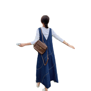 ootd穿搭独特漂亮牛仔背带连衣裙女春夏2025超火减龄宽松慵懒长裙图片
