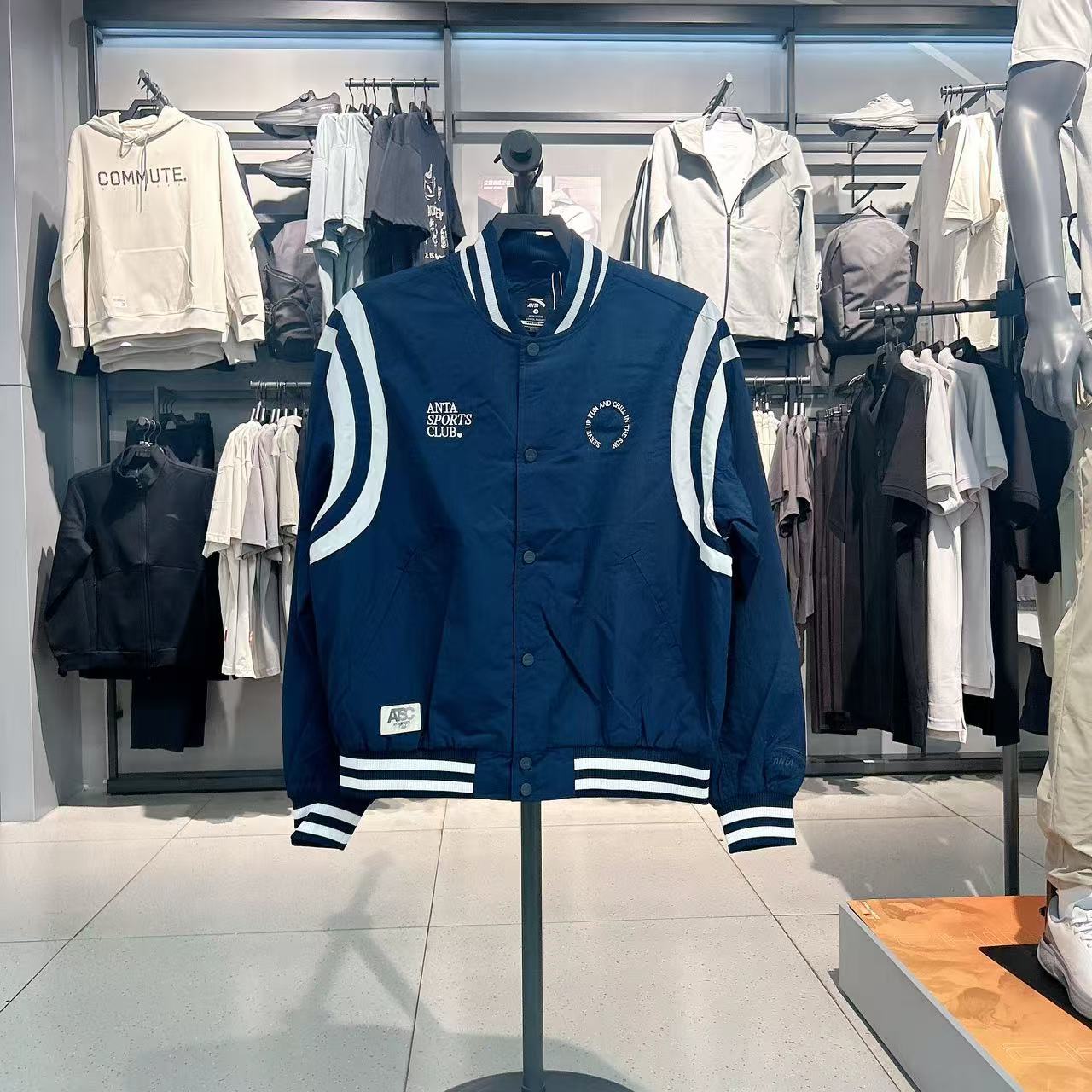 安踏男子休闲运动舒适外套棒球服