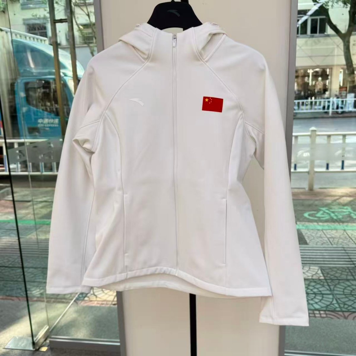 安踏女士冬季联保梭织舒适时尚