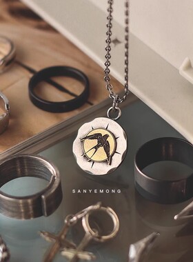 s925纯银项链燕子硬币吊坠原创复古做旧圆牌中性男女项链男潮金错