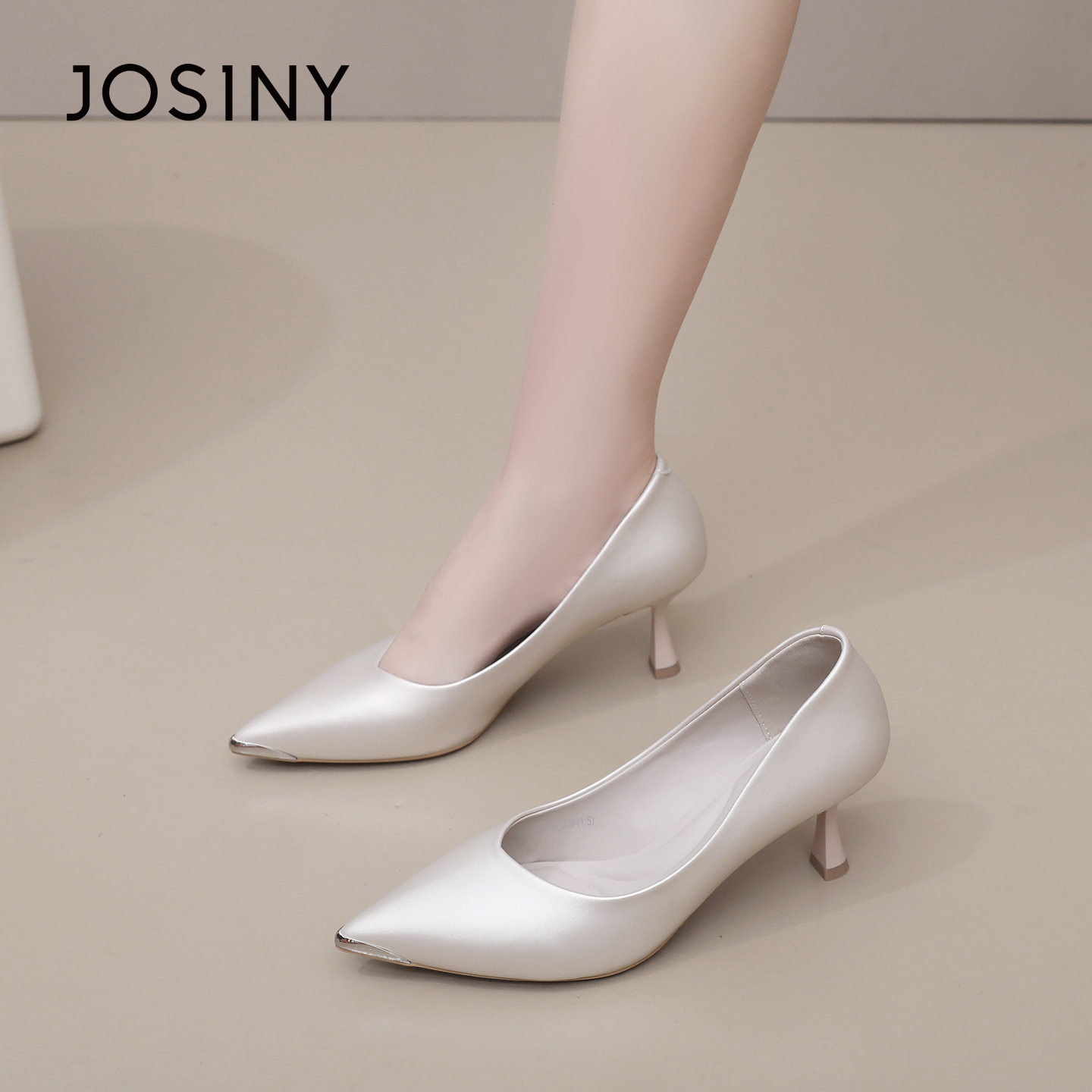 卓诗尼2025秋季新款高跟单鞋时尚舒适尖头女靴潮流百搭气质宴会鞋