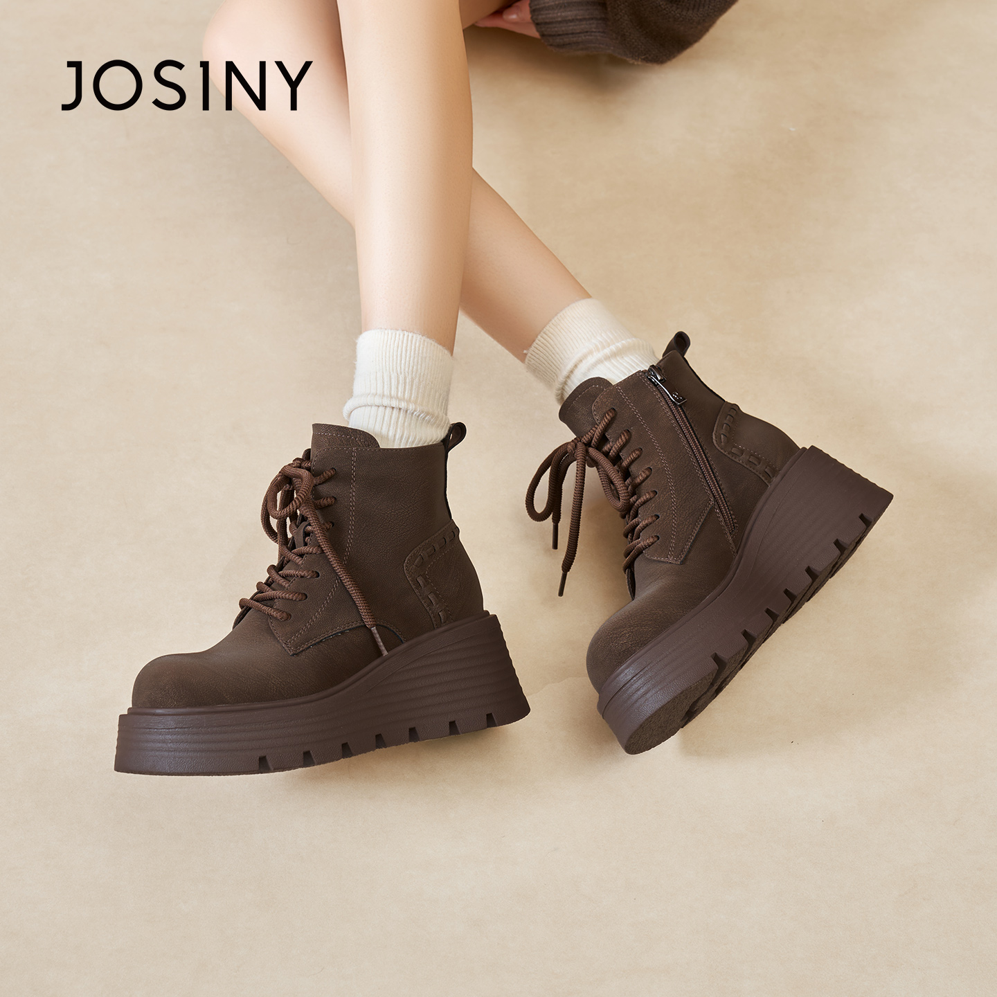 卓诗尼2025秋冬新款侧拉链短筒靴时尚舒适英伦女靴潮流百搭马丁靴