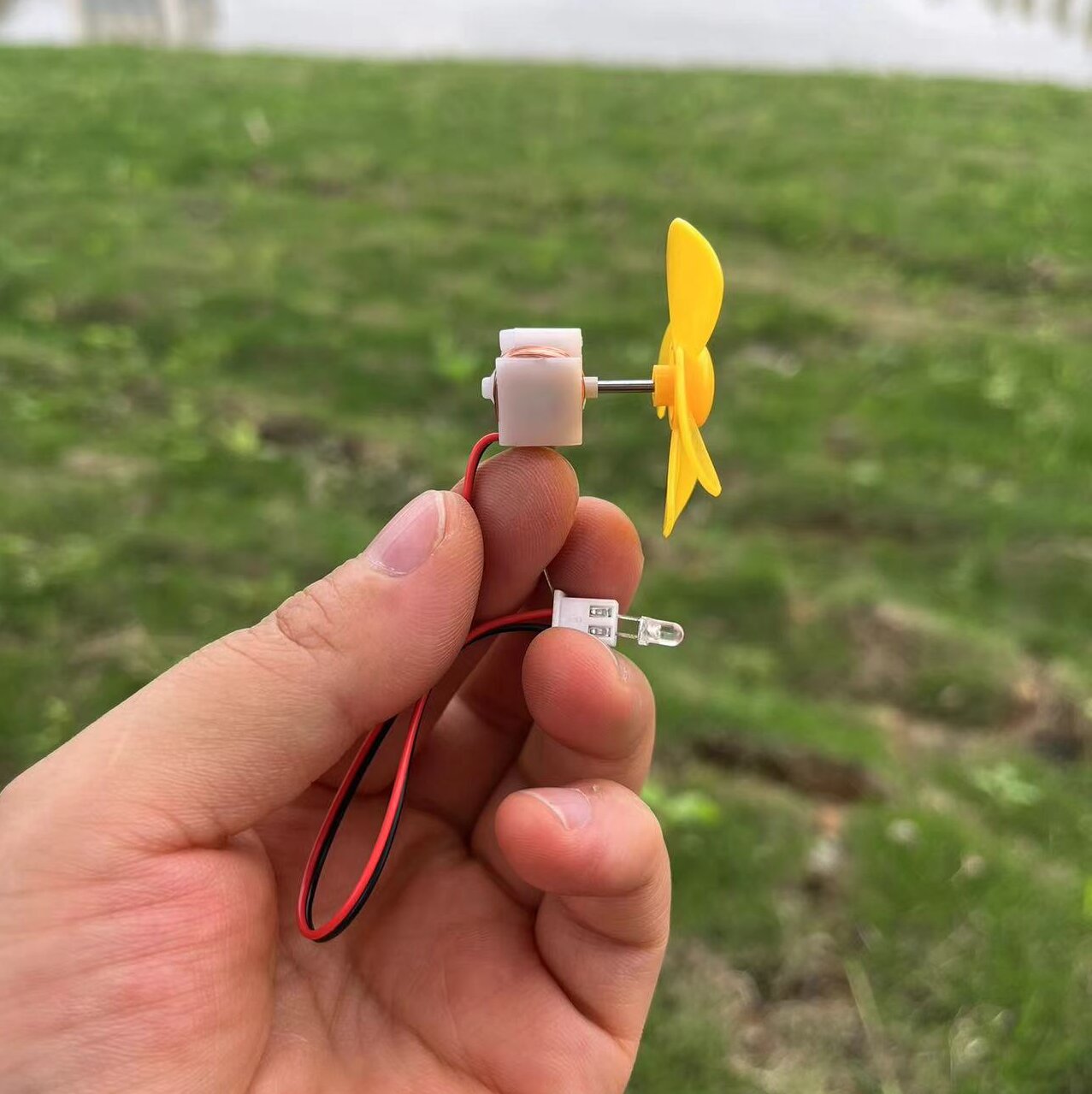 风力水力两用发电机微型