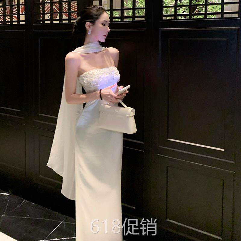 白色连衣裙女春季高级感名媛宴会晚礼服重工亮片缎面抹胸包臀长裙