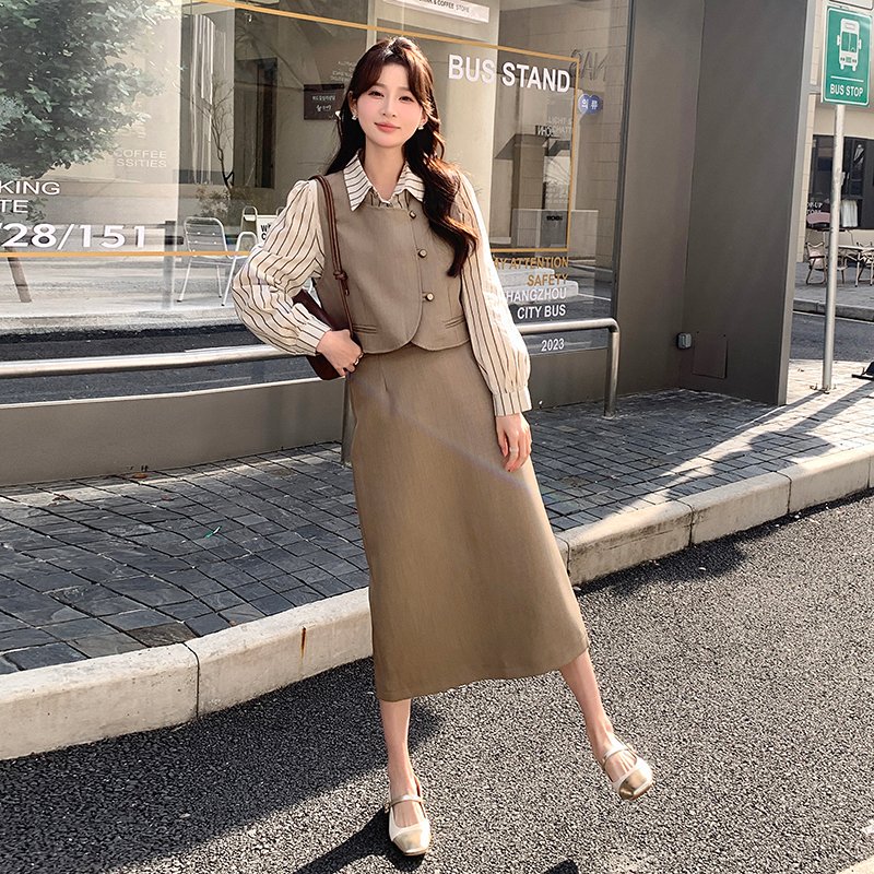设计感小众马甲套装裙女春秋新款显瘦长袖条纹衬衫半身裙三件套潮