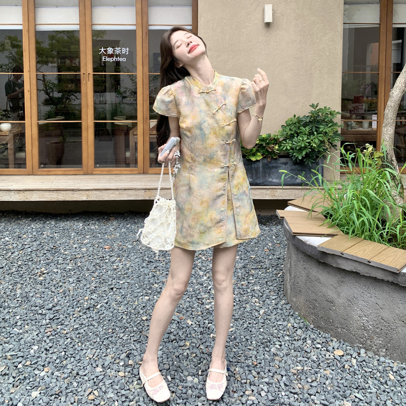 短袖立领盘扣印花上衣短裤
