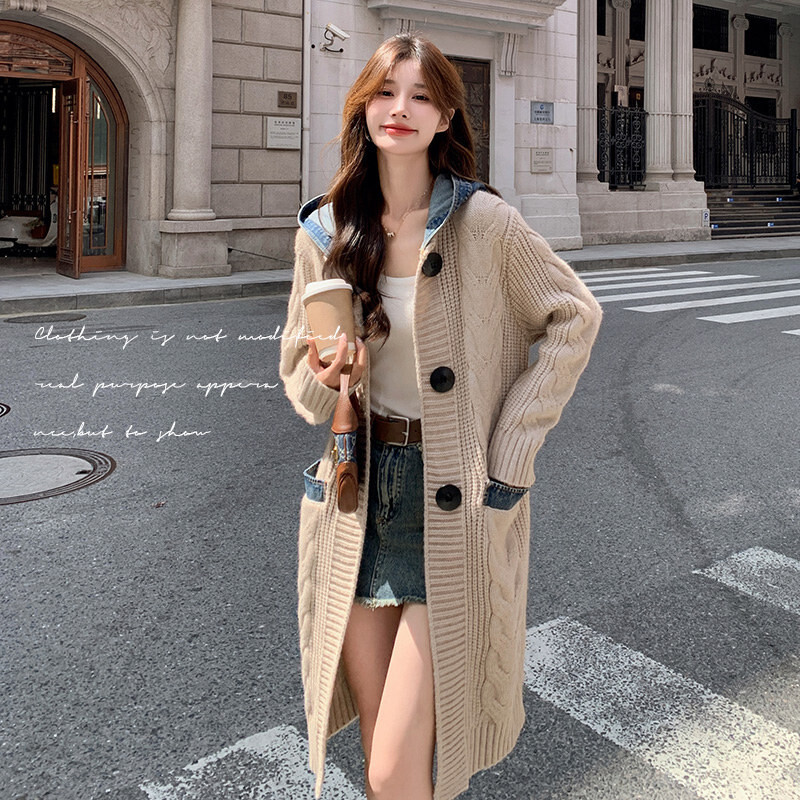 慵懒风牛仔拼接针织外套女秋冬2026新款超好看中长款宽松毛衣开衫