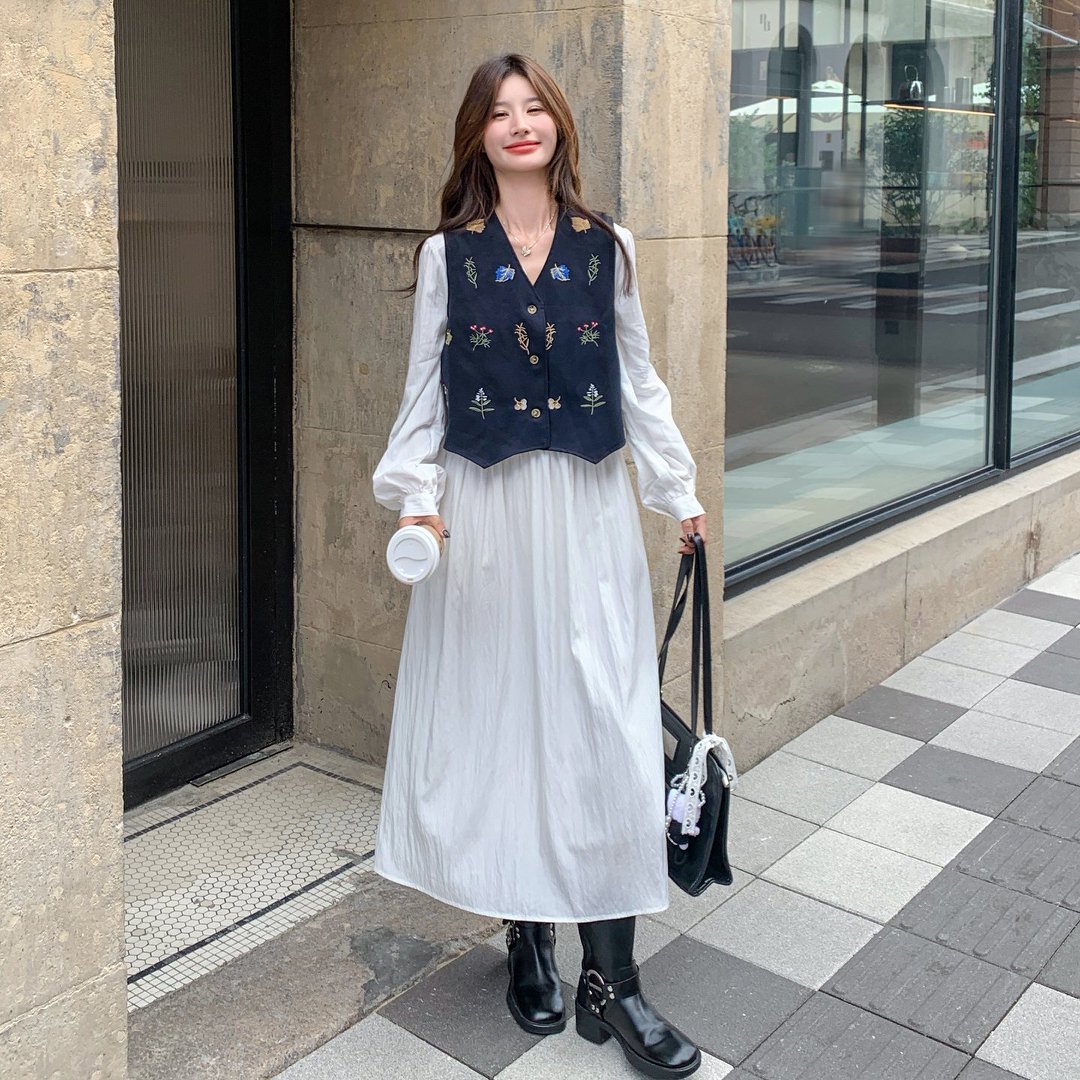 法式复古刺绣马甲长袖连衣裙套装女春秋新款时尚气质长裙两件套