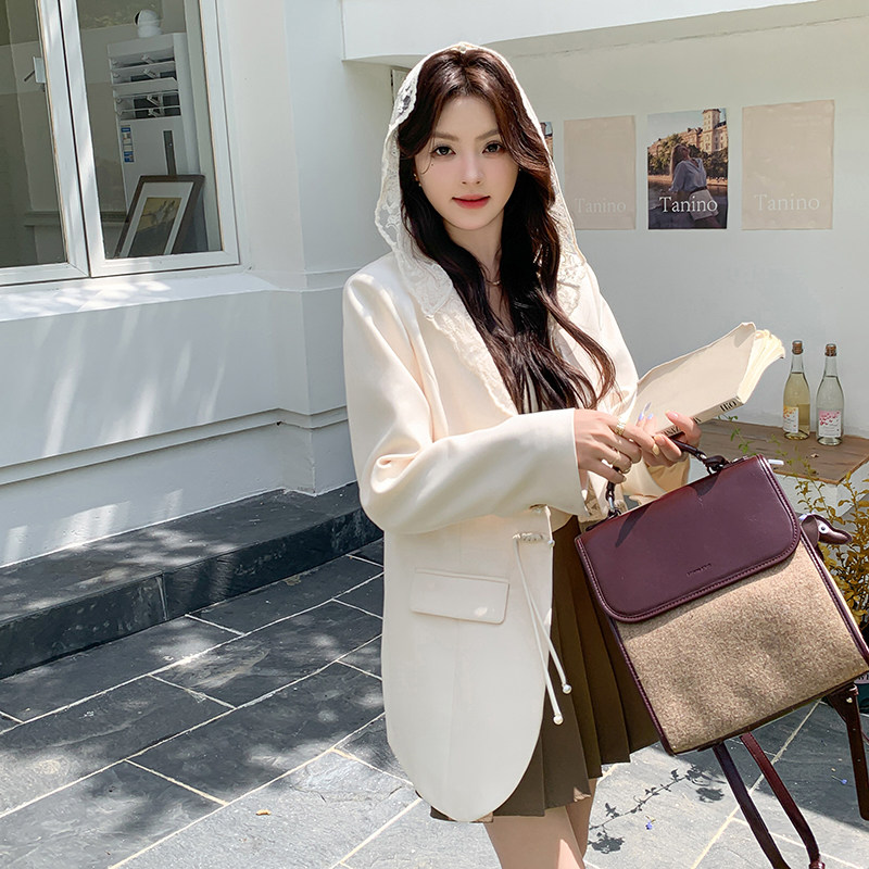 米白色蕾丝拼接连帽西服上衣女