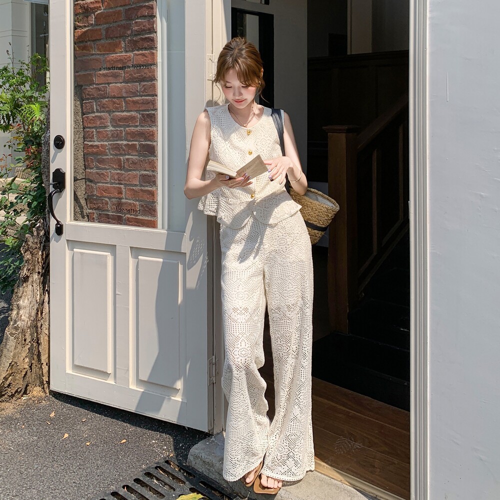 蕾丝钩花马甲阔腿裤套装女