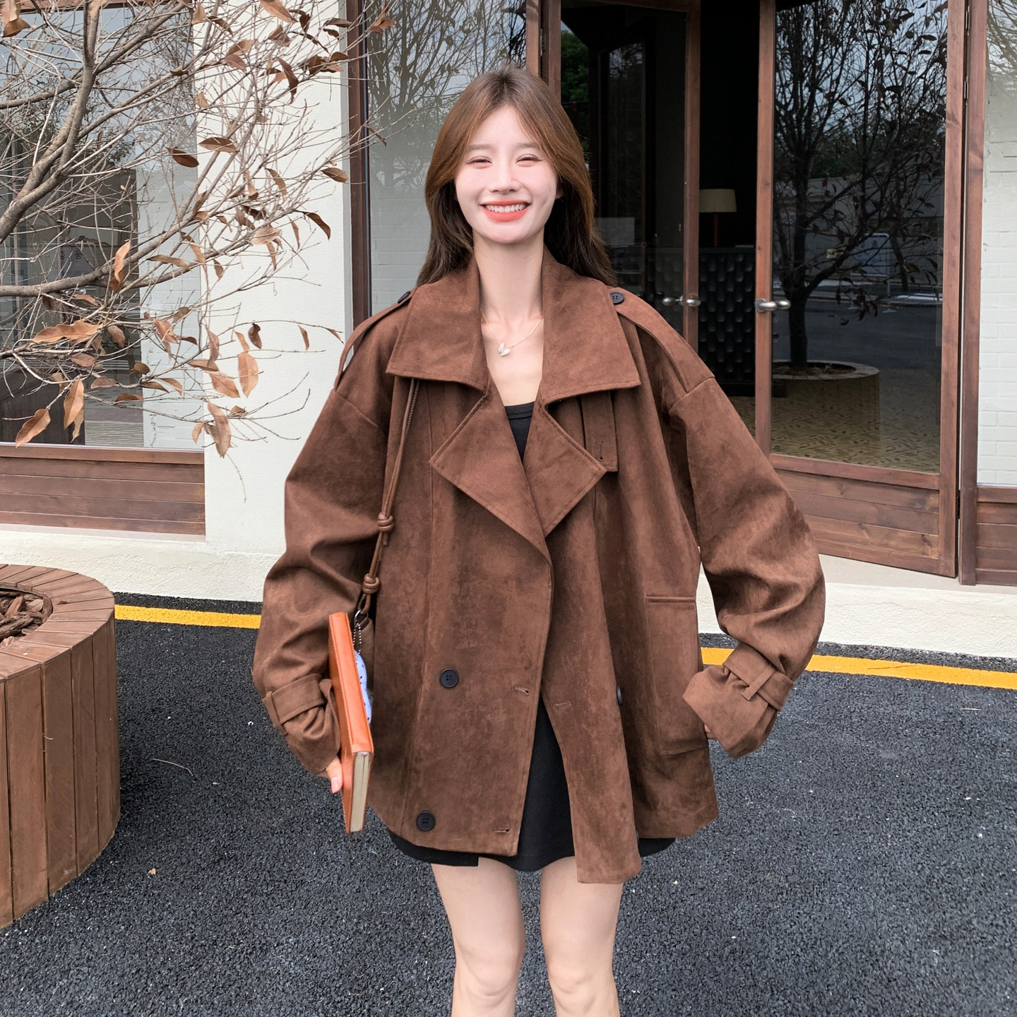 美拉德咖色短款麂皮绒风衣外套女秋季新款宽松休闲高级感百搭大衣