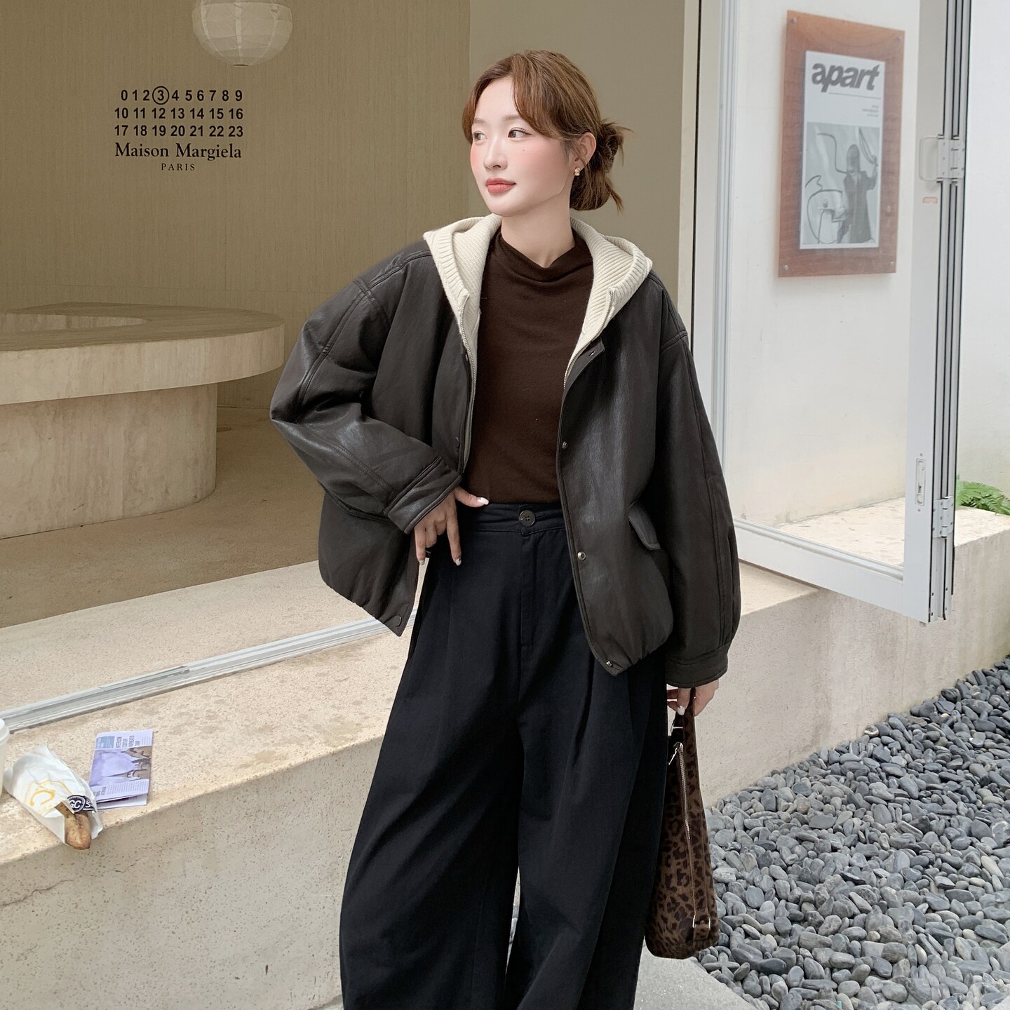 咖色夹棉加厚皮衣外套女2025冬季高级感酷飒风假两件连帽短款夹克