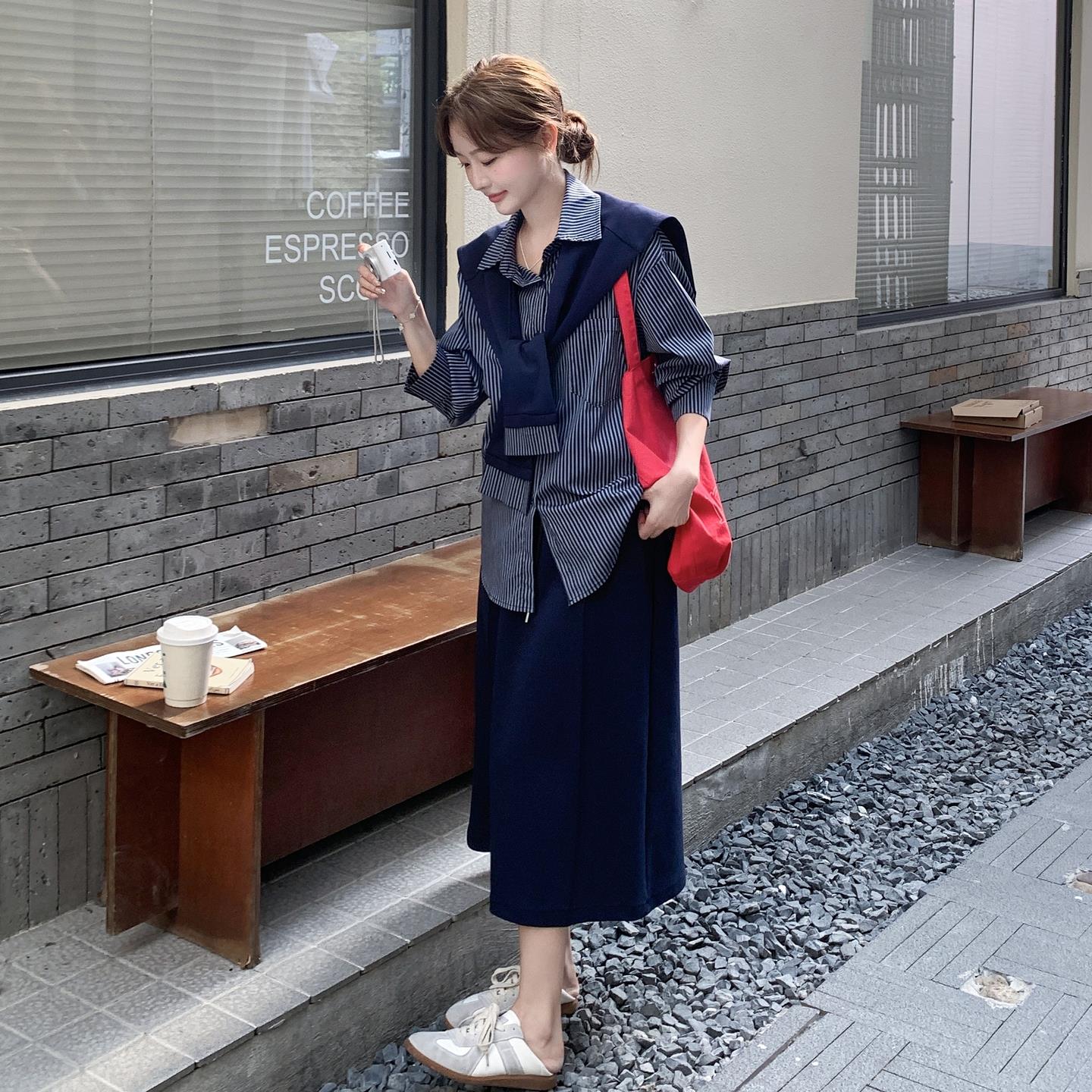 韩系松弛感一整套穿搭女春秋新款长袖条纹衬衫披肩半身裙三件套潮