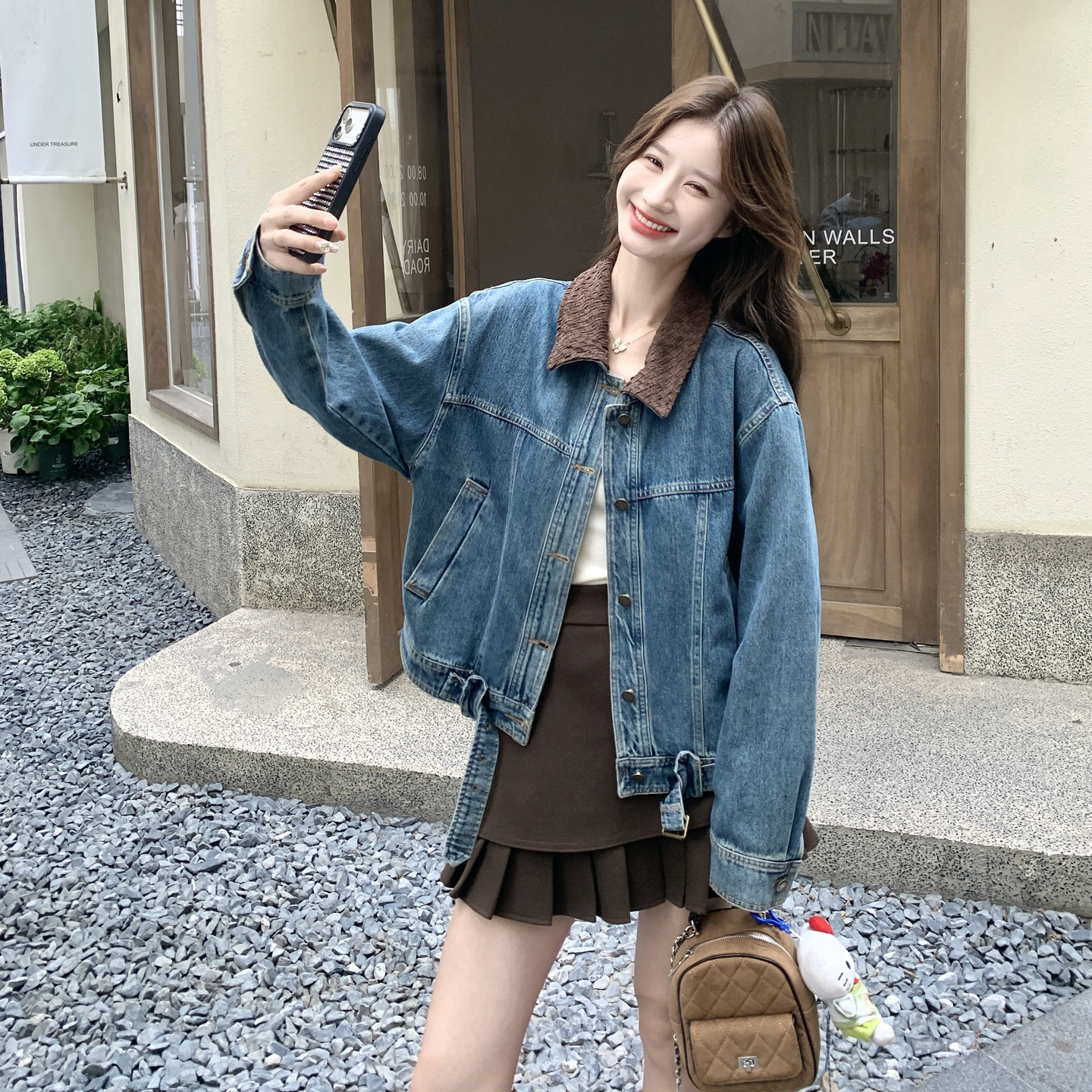 美式撞色翻领短款牛仔外套女秋季2026新款独特设计感流行减龄上衣