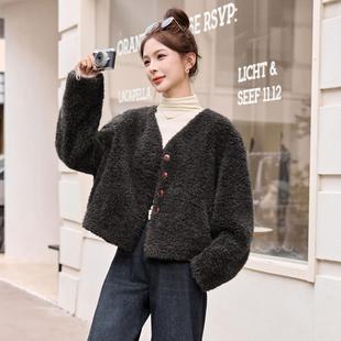 高级感短款外套女冬季小个子显瘦皮毛一体羊羔毛V领毛毛绒上衣