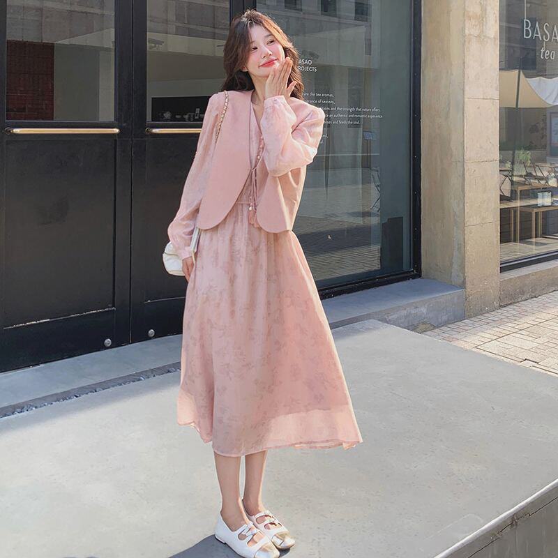 超火法式V领马甲长袖提花连衣裙女春秋高级感减龄穿搭长裙两件套