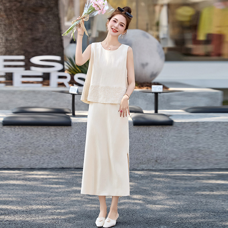 高端轻奢绣花背心套装裙减龄无袖上衣搭配一整套包臀半身裙两件套