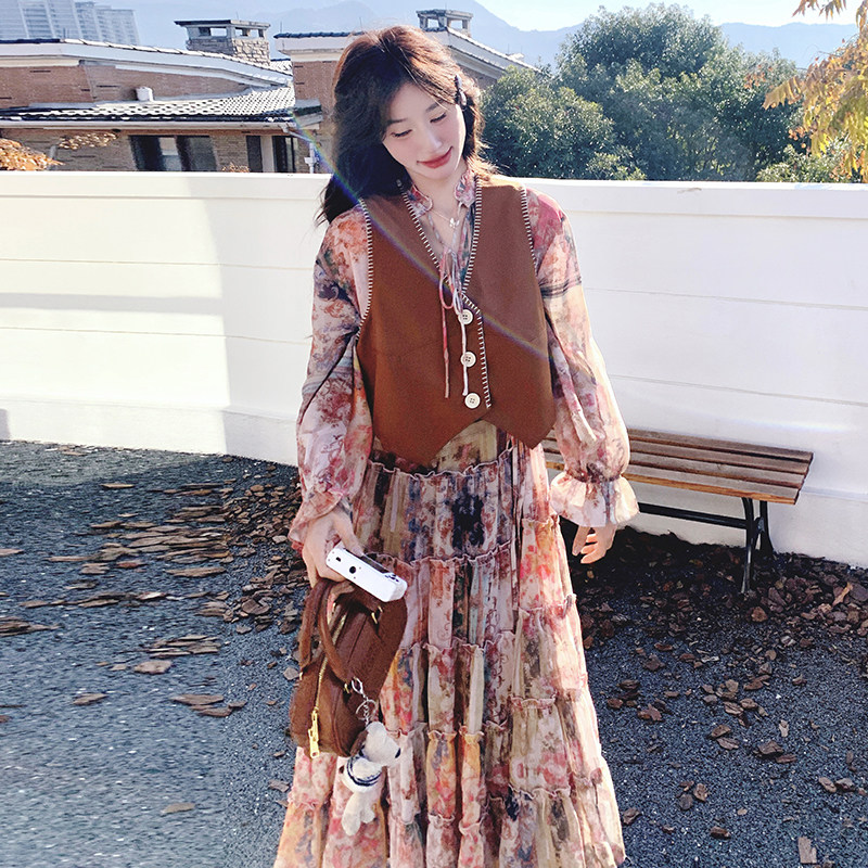 法式复古薄纱印花连衣裙女春秋新款棕色马甲气质绝美度假长裙