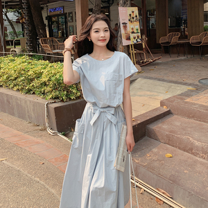 蓝色连衣裙女夏2024新款设计感两面穿法式轻熟风气质收腰显瘦长裙