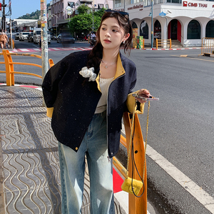 撞色拼接休闲短外套女2025春季新款设计感超好看宽松百搭夹克上衣图片